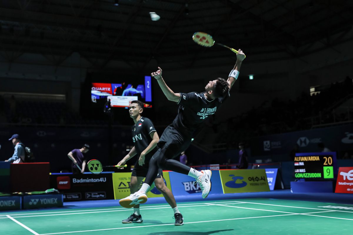 Ganda putra Indonesia, Fajar Alfian/Muhammad Rian Ardianto, saat bertanding melawan wakil Malaysia, Goh Sze Fei/Nur Izzuddin, dalam perempat final Korea Open 2023. Terkini, Fajar/Rian harus takluk dari wakil Taiwan, Lee Yang/Wang Chi-Lin, dalam semifinal Japan Open 2023 pada Sabtu (29/7/2023).