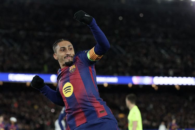 Penyerang Barcelona asal Brasil, Raphinha, merayakan gol ketiga timnya pada laga pekan ke-8 fase liga Liga Champions antara FC Barcelona dan FC Copenhagen di Stadion Camp Nou di Barcelona pada 28 Januari 2026.