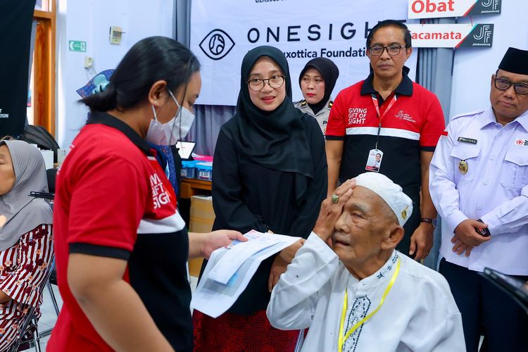 Cerita Agus 2 Kali Operasi Katarak Gratis, 