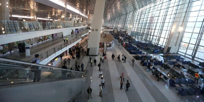 Suasana di Terminal 3 Ultimate Bandara Soekarno-Hatta, Tangerang, Banten, Selasa (9/8/2016).Terminal 3 Ultimate Bandara Soekarno-Hatta resmi beroperasi sepenuhnya hari ini. 