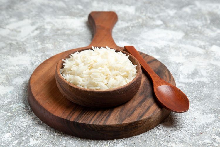 Tidak makan nasi bisa menurunkan berat badan.