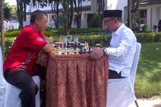 Ridwan Kamil Ajak Mantan Wakil Wali Kota Main Catur Sambil 