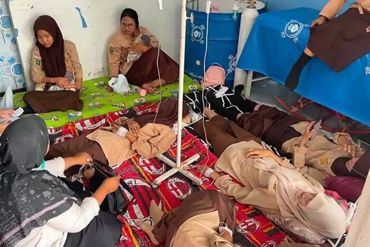 Puluhan Pelajar SD hingga SMK di Kampar Riau Diduga Keracunan MBG, Wabup Minta SPPG Di-suspend