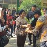 Megawati Nostalgia ke Hutan Wanagama, Terima Bibit Jati Mega