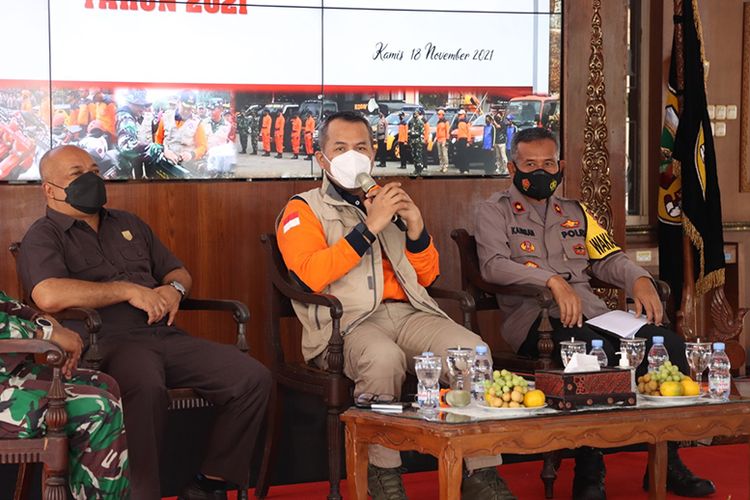 Bupati Wonogiri, Joko Sutopo menyampaikan materi dalam saresehan kesiapsiagaan bencana antisipasi dampak musim hujan Kabupaten Wonogiri tahun 2021 di Pendopo Kabupaten Wonogiri, Kamis (18/11/2021).