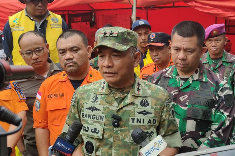 Pangdam XIV/Hasanuddin, Mayjend TNI Bangun Nawoko, di lokasi Posko Tompo Bulu, Pangkep, Minggu (18/1/2026).