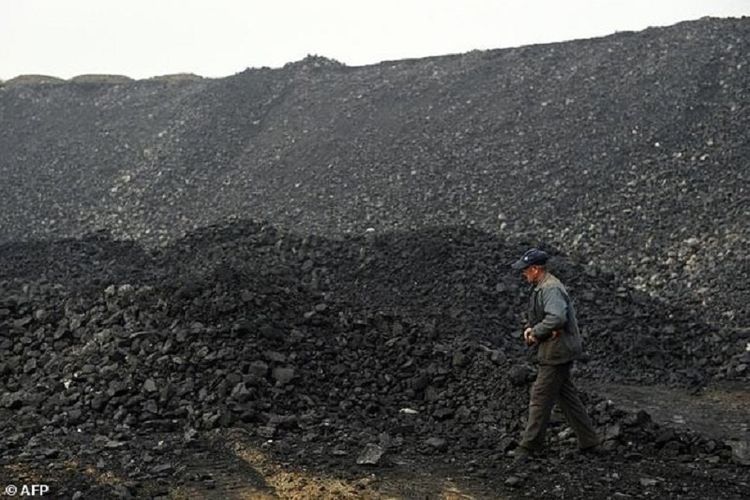 China merupakan penghasil batu bara terbesar di dunia dan kecelakaan di pertambangan adalah hal yang sering terjadi. (Foto: Dok.) 