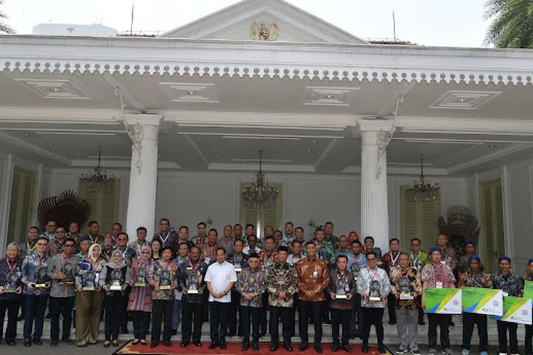 Pemerintah Provinsi Sulawesi Utara (Sulut) menghadiri acara penghargaan Paritrana Award 2023 di Istana Wakil Presiden (Wapres) Jakarta, Jumat (20/10/2023).