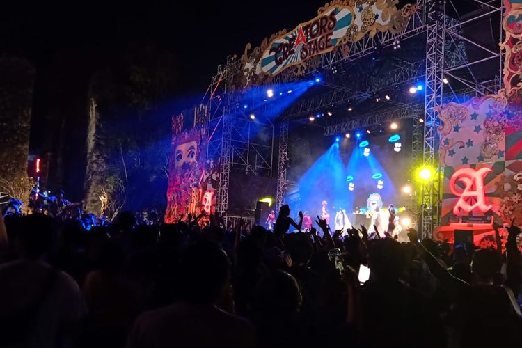Feel Koplo tampil di hari kedua Soundrenaline 2019 di Garuda Wisnu Kencana, Bali, Minggu (8/9/2019).