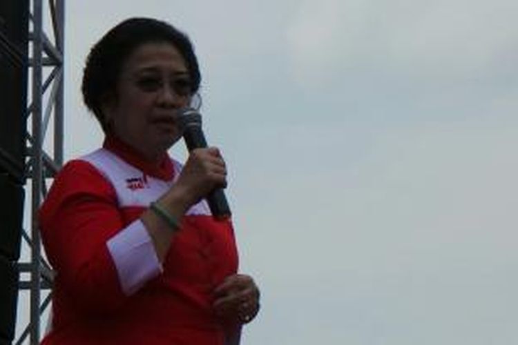 Ketua Umum DPP PDI Perjuangan saat memberikan orasi politik di Lapangan Trikoyo, Klaten, Jawa Tengah, Sabtu (5/4/2014).