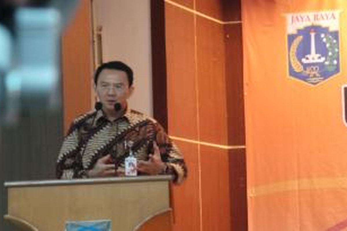 Gubernur DKI Jakarta Basuki Tjahaja Purnama saat memberikan sambutan dalam pelatihan serta penyuluhan Keluarga Berencana, di Kantor BKKBN, Jakarta, Senin (16/2/2015).