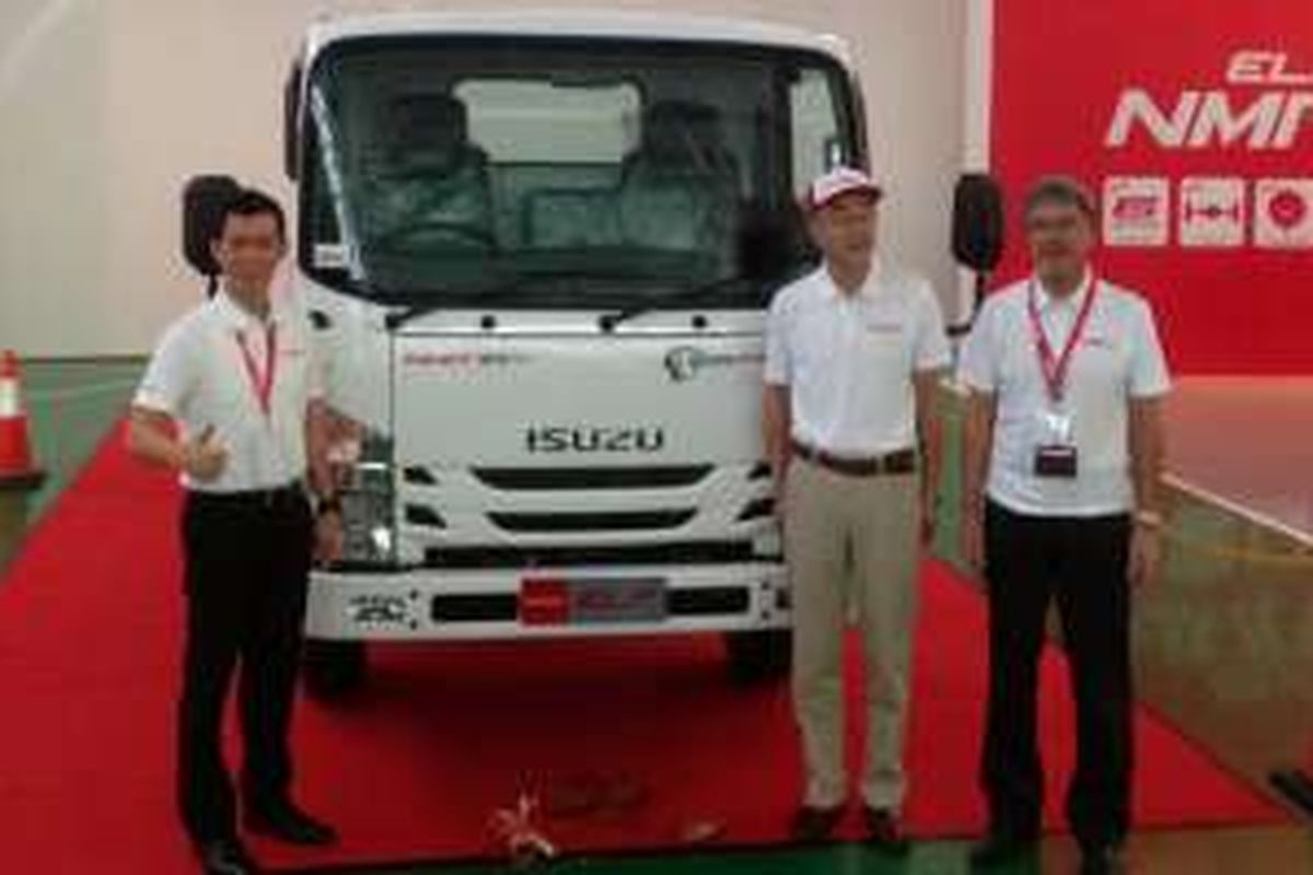 Isuzu meluncurkan truk ringan terbarunya Elf NMR 71 di Karawang, Jawa Barat.