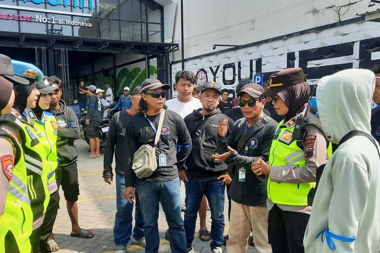 Juru Parkir Mie Gacoan Pekalongan Tolak E-Parking, Tak Mau Kehilangan Pekerjaan