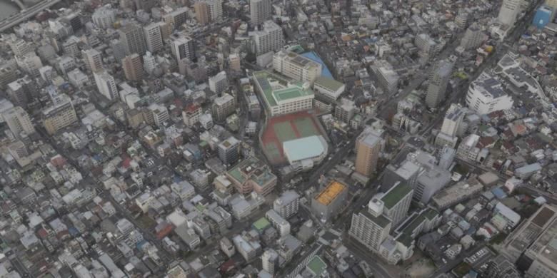 Pemandangan kota Tokyo dilihat dari TOKYO SKYTREE, Jepang, Sabtu (31/10/2015). TOKYO SKYTREE ditetapkan  oleh Rekor Dunia Guinness sebagai menara tertinggi di dunia. Memiliki ketinggian 634 meter dan berfungsi sebagai menara pemancar untuk siaran digital.