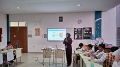 Cerita Guru Rahayu, Mengajar Anak Berkebutuhan Khusus dengan Segala Keterbatasan