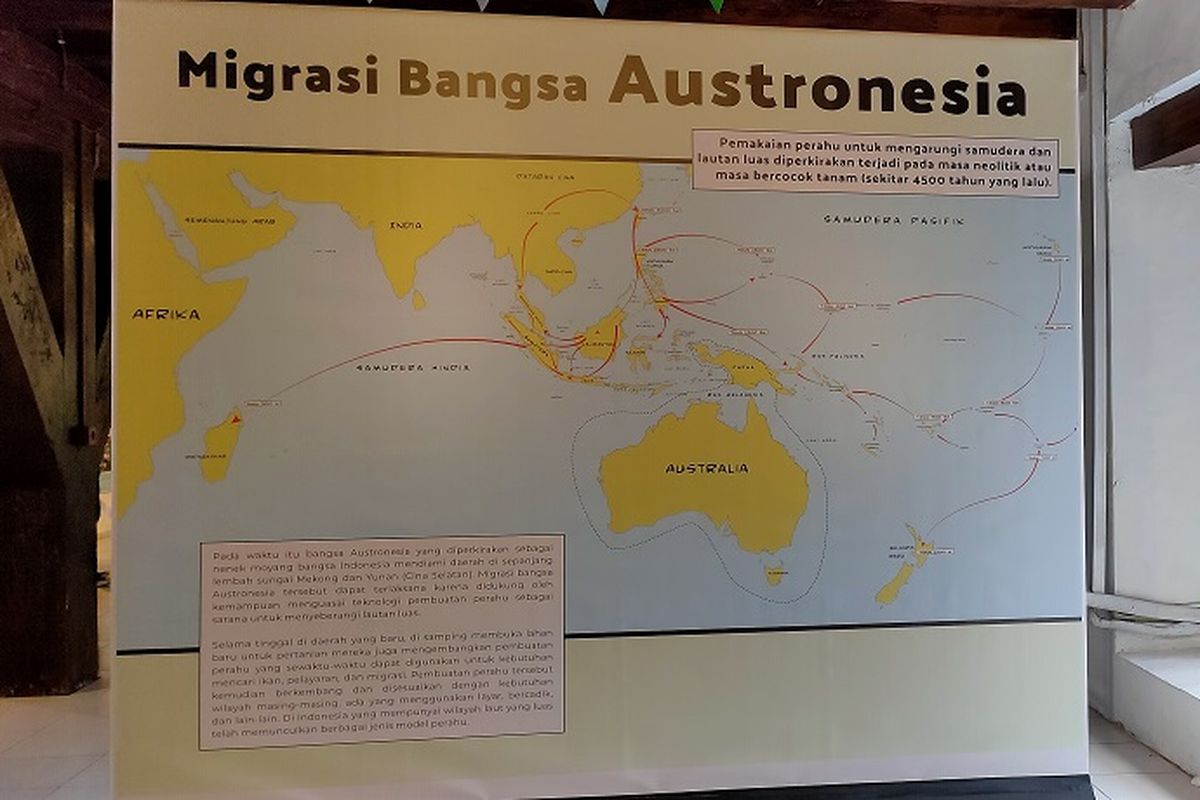 Narasi bertuliskan migrasi bangsa Austronesia, diperkirakan sebagai nenek moyang bangsa Indonesia, Museum Bahari, Jakarta, Sabtu (30/11/2019).