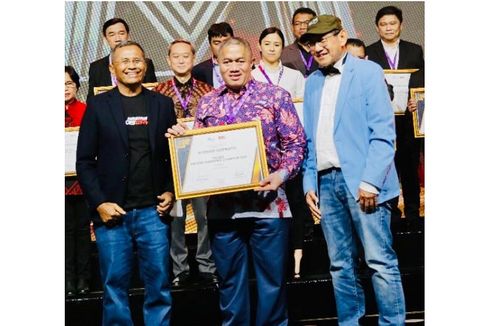 JNE Raih Penghargaan The Best Industry Marketing Champion 2022 Logistics Category