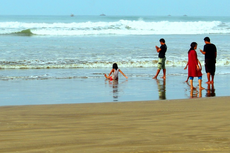 Pantai Bagedur: Daya Tarik, Harga Tiket, dan Rute