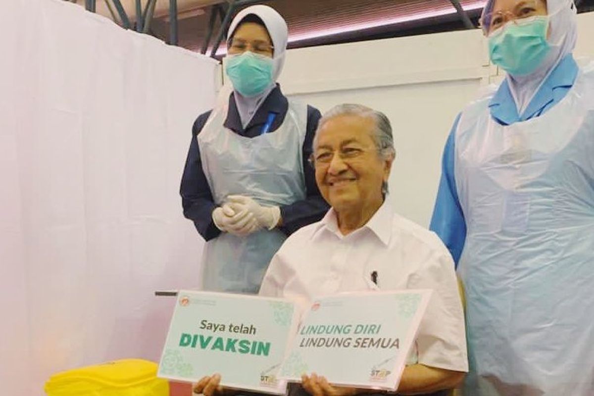 A file photo of former Malaysian premier Mahathir Mohamad after receiving his Covid-19 vaccine in Langkawi, Sunday, March 7, 2021.  