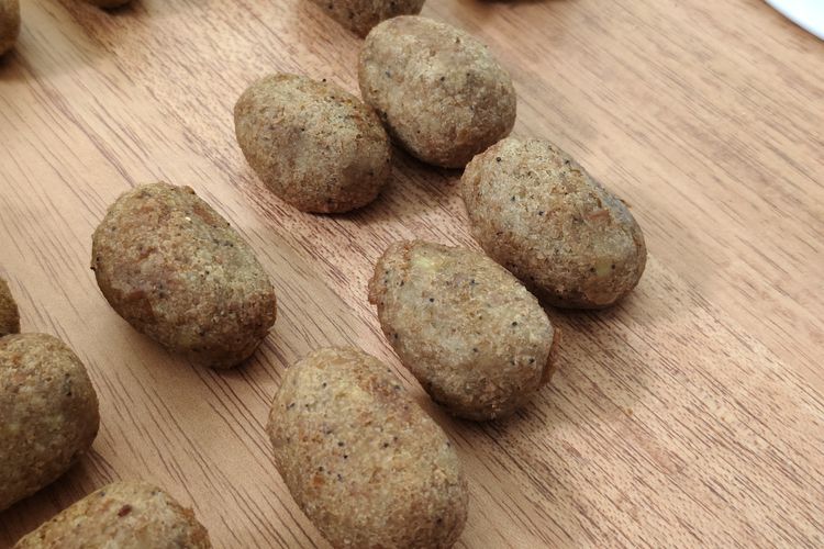 Sajian kroket pisang kari ayam ala Chef Ragil, Senin (22/9/2025). 