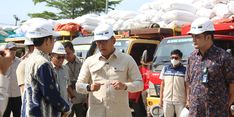 Stok CBP Capai 3,7 Juta Ton, Wamentan Pastikan Bulog Bisa Jaga Kualitas Beras