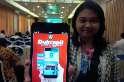 Di Solo, Masyarakat Urus KTP dan Kartu Keluarga via Ponsel Android