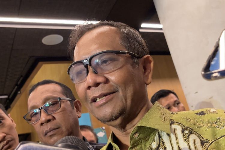 Menteri Koordinator Bidang Politik, Hukum, dan Keamanan (Menko Polhukam), Mahfud MD saat ditemui di Taman Ismail Marzuki (TIM), Cikini, Jakarta Pusat, Rabu (19/7/2023).