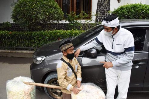 Kisah Nurzein, Bocah Lulusan SD Jajakan “Borondong Beledug” demi Bantu Biaya Sekolah Adik hingga Kuliah