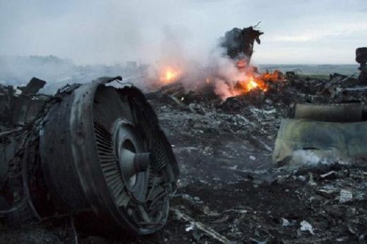 Pesawat Malaysia Airlines MH17 yang  jatuh pada Juli 2014 menewaskan seluruh 298 penumpang dan awaknya. 