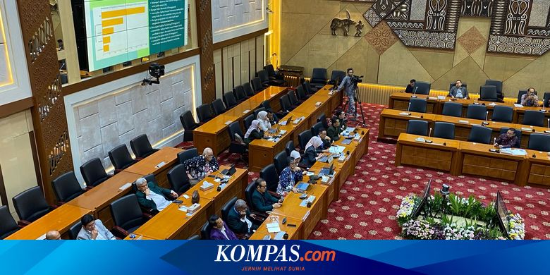 Cek Kesehatan Gratis untuk 280 Juta Warga, Tantangan Meratakan Alkes dan Dukcapil