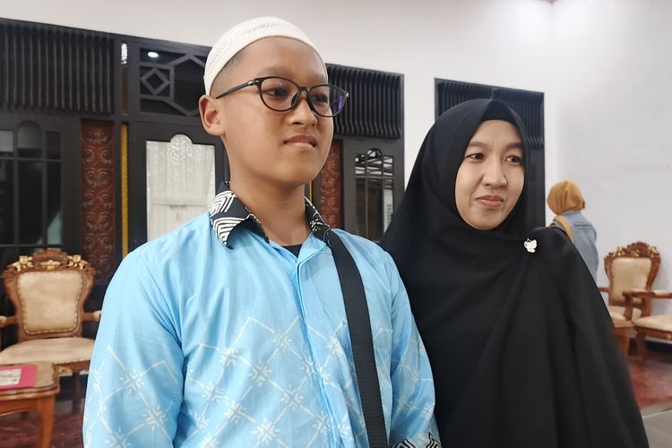 Dari Bangku SMP ke Tanah Suci, Salahuddin Jadi Jemaah Haji Termuda Semarang