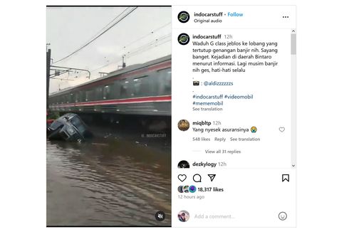 Banjir, Mercedes-Benz G-Class Terperosok Masuk Selokan Pinggir Rel