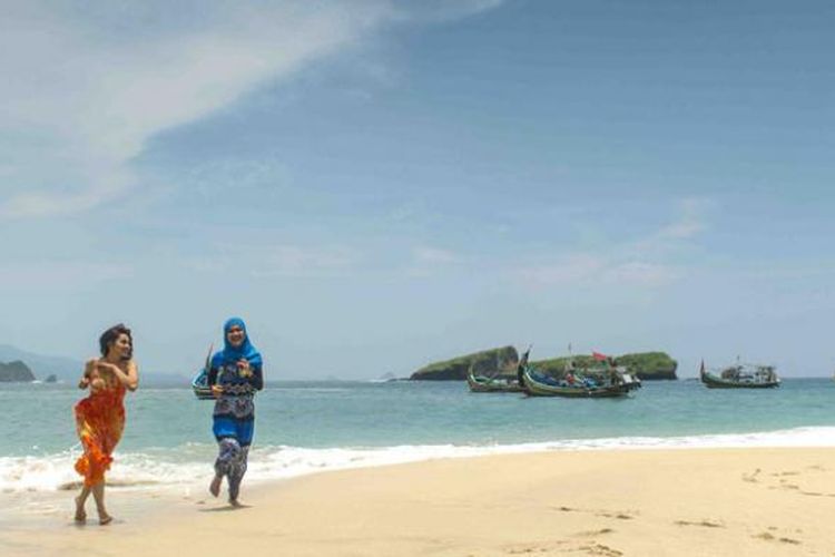 Pantai Papuma di Jember, Jawa Timur.