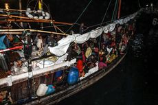 TNI AL Serahkan Pengungsi Rohingya ke UNHCR di Dermaga Lhokseumawe