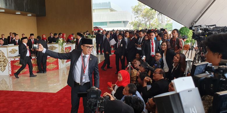 Eko Patrio menjadi salah satu artis yang dilantik sebagai anggota DPR 2019-2024, Selasa (1/10/2019). 