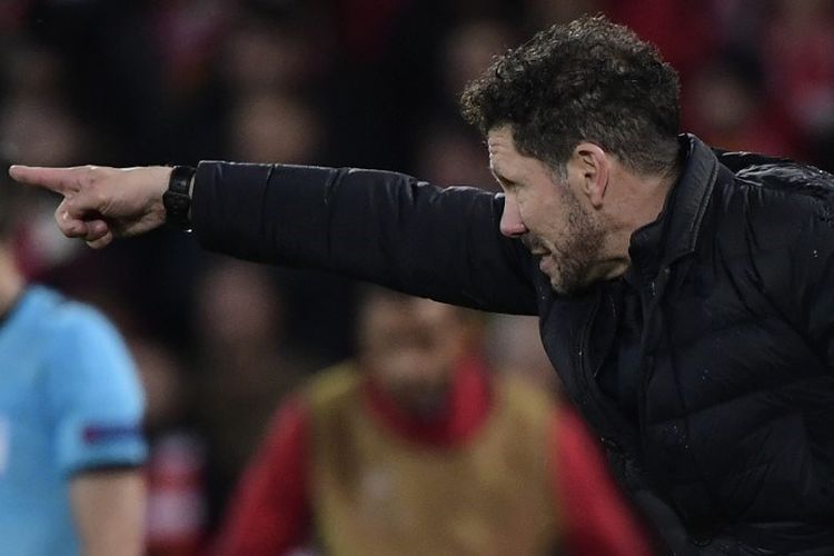 Ekspresi Pelatih Atletico Madrid, Diego Simeone, dalam pertandingan kedua 16 besar Liga Champions antara Liverpool vs Atletico Madrid. Laga Liverpool vs Atletico Madrid digelar di Stadion Anfield, Rabu (11/3/2020). 