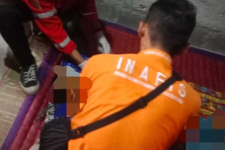 Inafis Polri tengah mengolah lokasi penemuan seorang korban gantung diri di Pedukuhan Bonorejo, Kalurahan Gulurejo, Kapanewon Lendah, Kabupaten Kulon Progo, Daerah Istimewa Yogyakarta, Sabtu (18/11/2023).