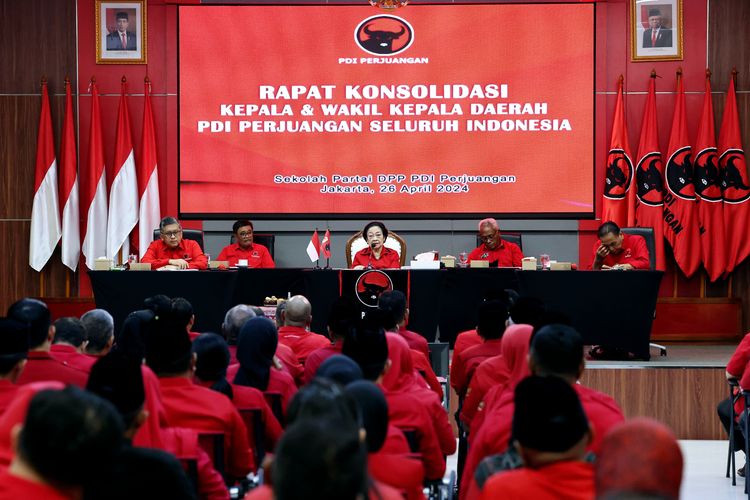 Rapat konsolidasi PDI-P di Sekolah Partai, Lenteng Agung, Jakarta Selatan, Jumat (26/4/2024).