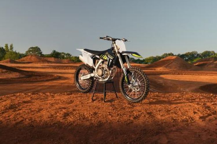 Triumph TF 250-X resmi diperkenalkan