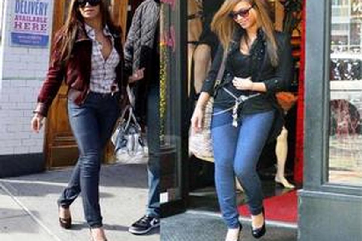 Beyonce, selalu pede dengan skinny jeans-nya.