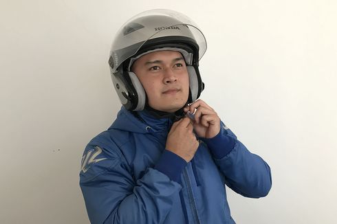 Kenapa Ibu-ibu Sering Terbalik Saat Pakai Helm Open Face?