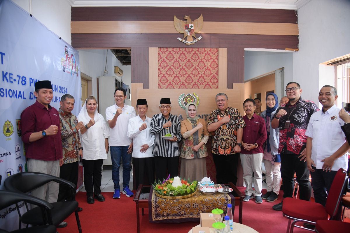 Wali Kota Semarang, Hevearita Gunaryanti Rahayu menghadiri perayaan Hari Pers Nasional 2024 bertajuk Mengawal Transisi Kepemimpinan Nasional dan Merawat Keutuhan Bangsa oleh Persatuan Wartawan Indonesia (PWI) Jateng di Gedung Pers Jalan Tri Lomba Juang No 10 Kota Semarang, Sabtu (9/2/2024).
