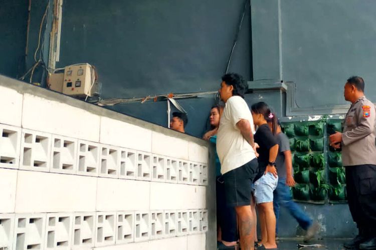 Tempat hiburan malam Markas Cafe di Jalan TGP, Kota Blitar, terbakar pada Selasa (14/11/2023)