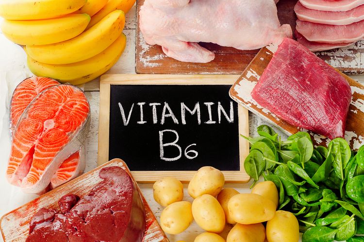 Sumber vitamin B1, B6, dan B12 sangat penting untuk menjaga kesehatan saraf dan membantu mencegah neuropati. Contohnya, kacang-kacangan, biji-bijian, dan daging tanpa lemak.