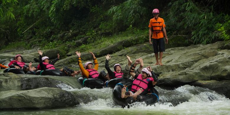 River tubing di Desa Wisata Pandean.