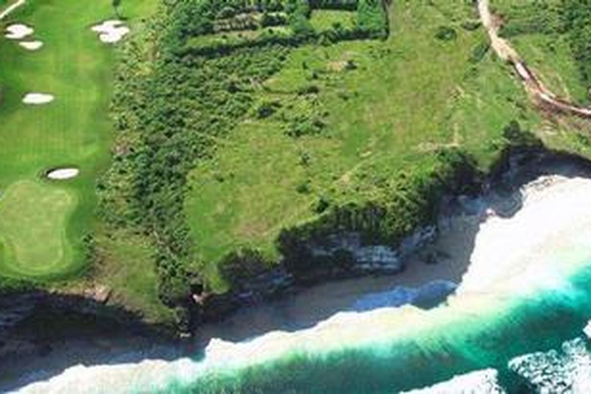 Selain di samping lapangan golf 18 hole bertaraf internasional, daya tarik Jumierah Bali adalah pemandangan leluasa ke pantai terkenal di Bali, Dreamland.