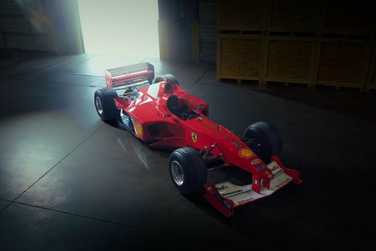 Mobil balap Ferrari F1-2000 198 bekas dipakai Michael Schumacher akan dijual oleh rumah lelang RM Sotheby. 
