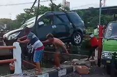 Mobil yang Ditumpangi Pemudik Kecelakaan hingga Tercebur ke Sungai di Semarang