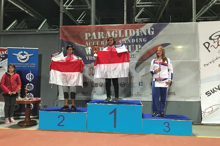 Para atlet putri Indonesia berhasil menyabet medali emas dan perak dalam seri kedua Paragliding Accuracy World Cup (PGAWC) di kota Vrsaj, Serbia pada 7-9 April 2017.