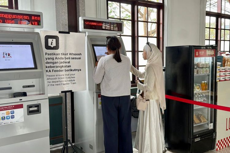 Tiket Langganan Whoosh Bisa Dibeli di Hall KA Feeder Stasiun Bandung